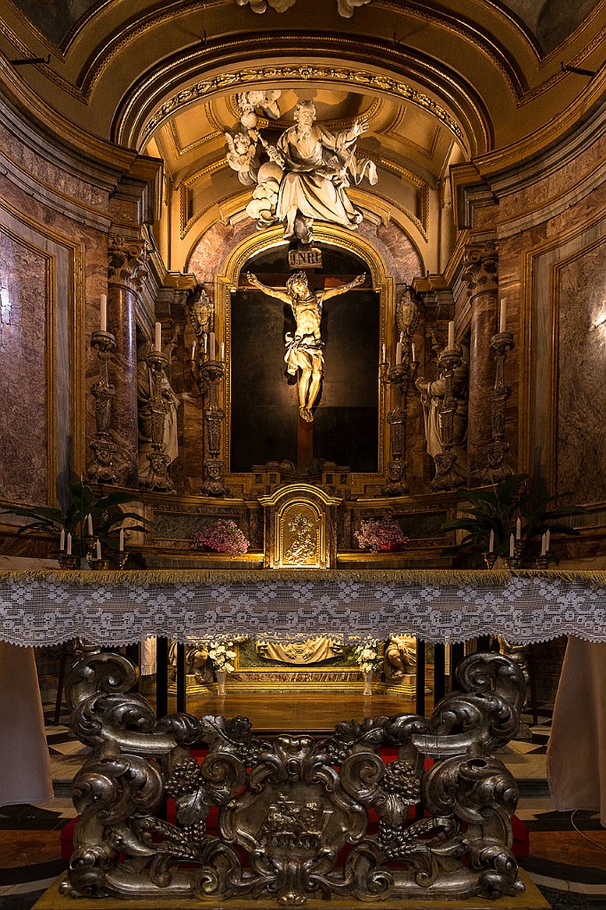 18 - DUOMO - ALTARE LIGNEO.jpg